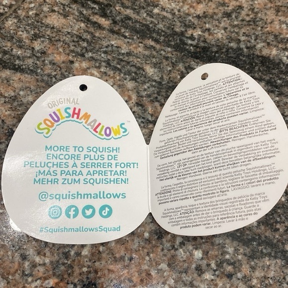 Squishmallows Claudia Beetroot 5 - Picture 5 of 5